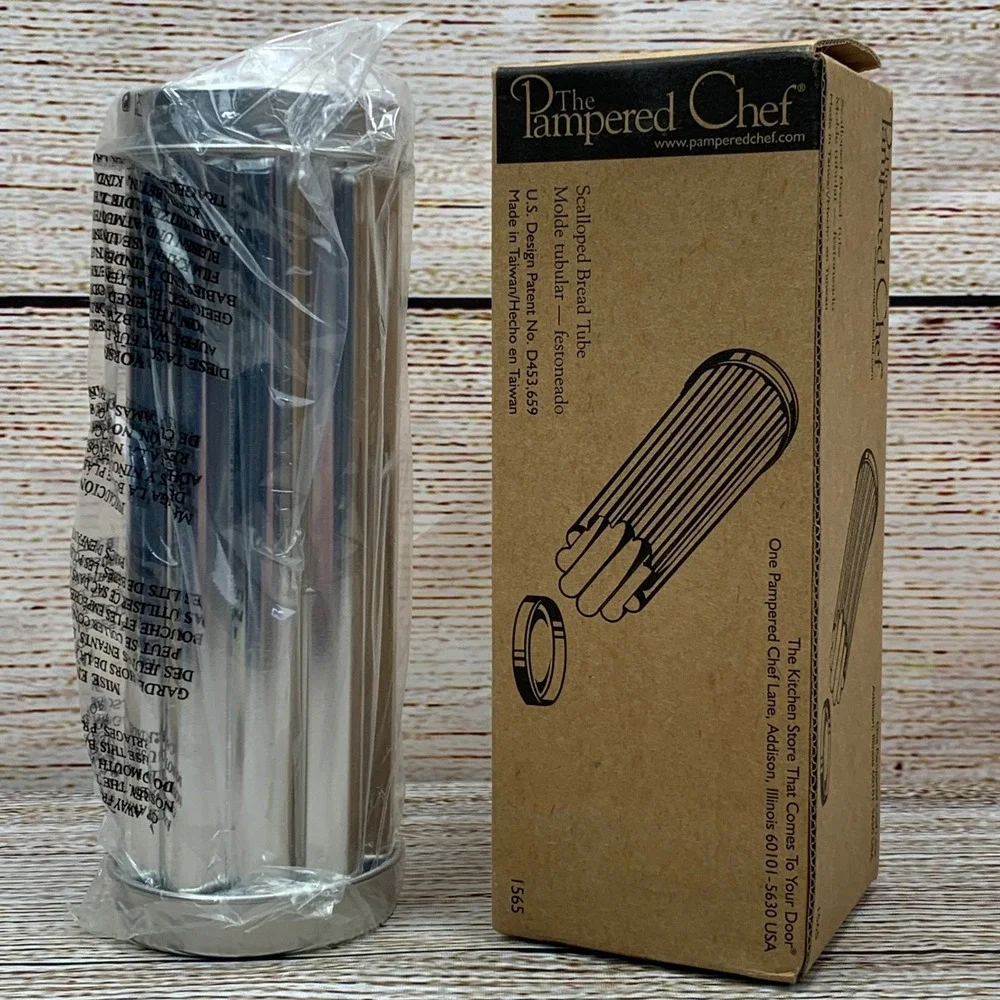 Pampered Chef Scalloped Bread Tube Mold for French‎ Bread 1565 New in Open Box